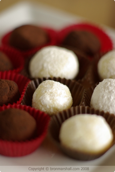 White Chocolate and Cointreau / Orange Pekoe
Milk Chocolate Truffles